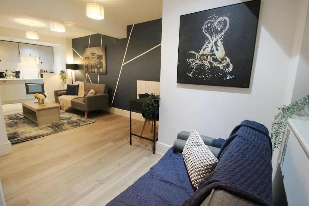Spacious 1 Bed Apartment 1 Minute Walk From Square Nottingham