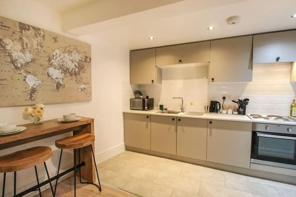 Spacious 1 Bed Apartment 1 Minute Walk From Square Nottingham